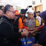 Bupati Bersama Kapolda Tinjau Dan Beri Bantuan Korban Banjir 