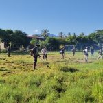 Jumat Bersih! Sinergi Koramil 1418-03/Kalukku dan Masyarakat Menyatukan Langkah dalam Karya Bakti Bersih Sarana Olahraga