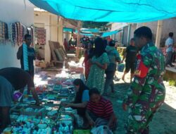 Babinsa Koramil 02/Sumarorong Memonitor Harga Sembako menjelang Idul Adha 