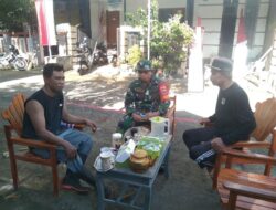Babinsa Koramil 1418-01/Mamuju Laksanakan Pembinaan Wilayah dan Komsos di Rimuku, Imbau Warga Antisipasi Potensi Konflik Sosial