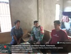 Babinsa Koramil 1418-02/Tapalang Laksanakan Pengumpulan Data Sambil Ajak Warga Jaga Kebersihan Lingkungan